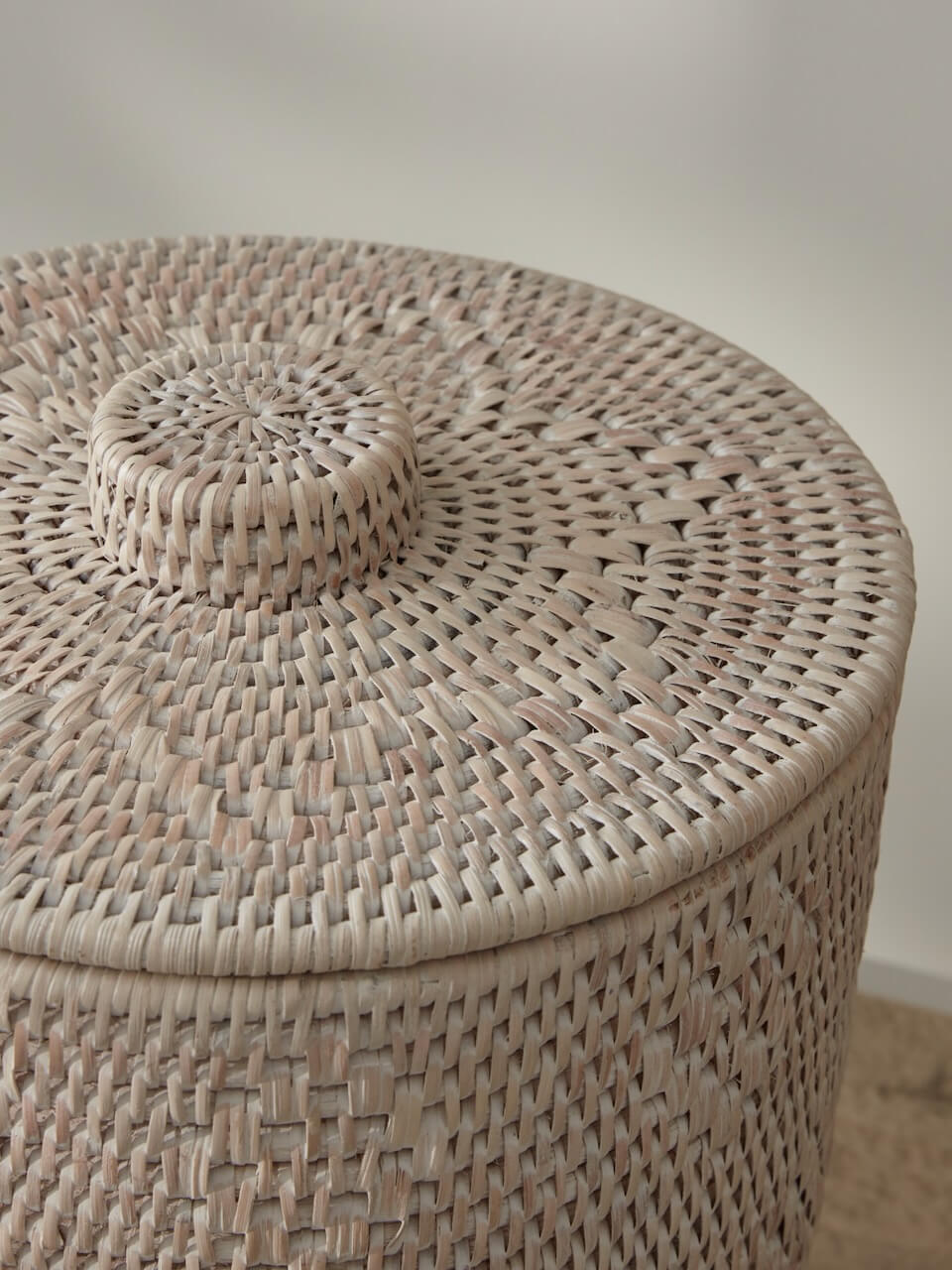 Lavan Rattan Lidded Waste Paper Basket - White