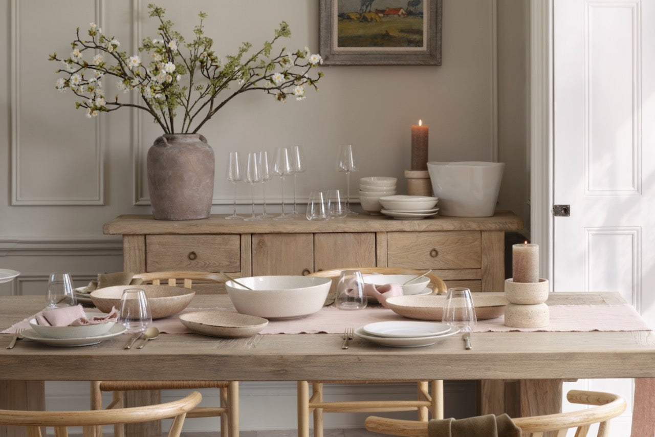 How to Host Luxurious Summer Gatherings