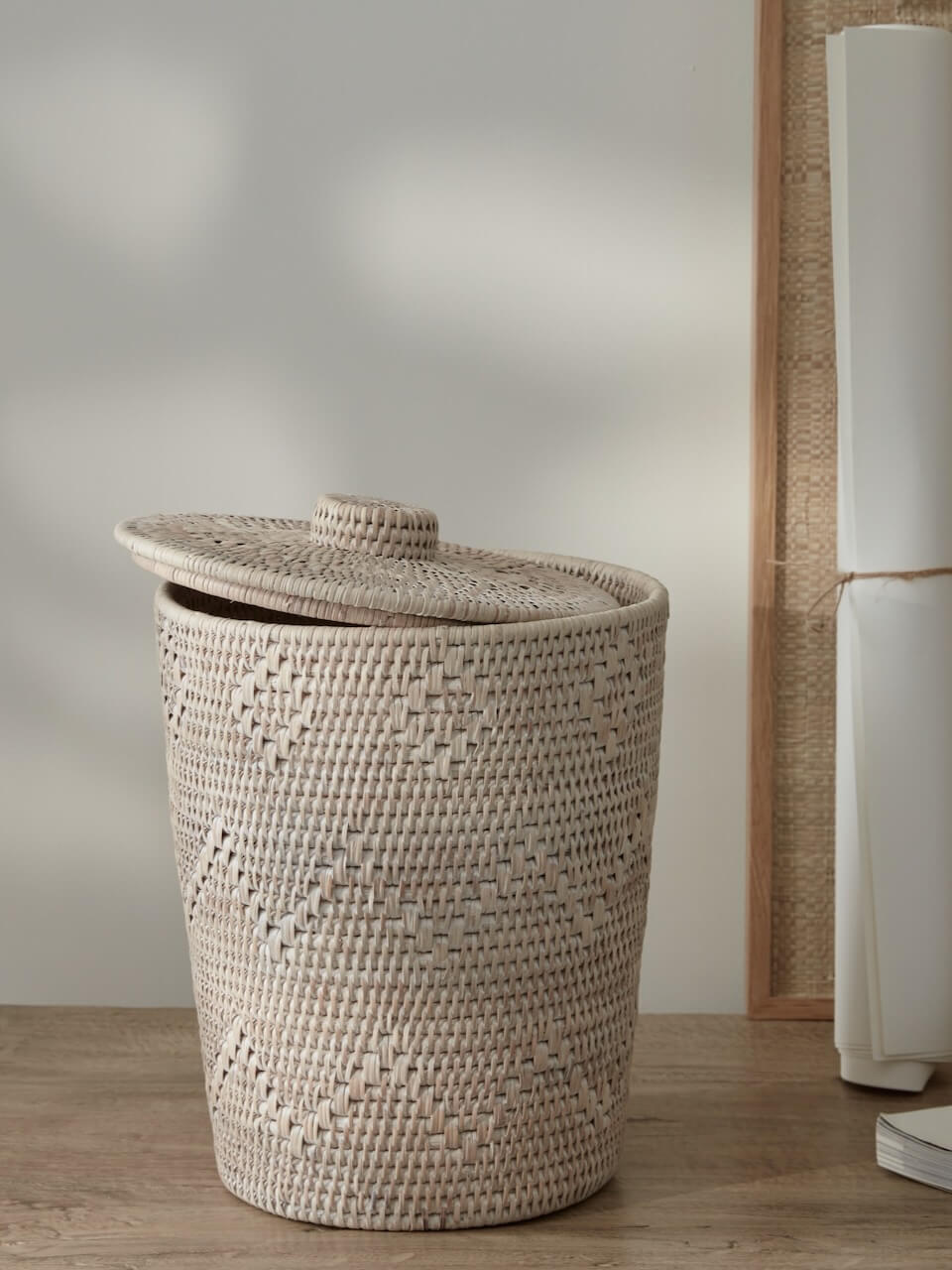 Lavan Rattan Lidded Waste Paper Basket - White